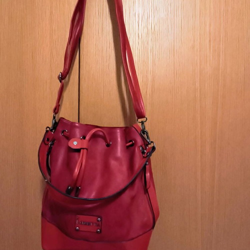 Loretta drawstring bag large, like new, red