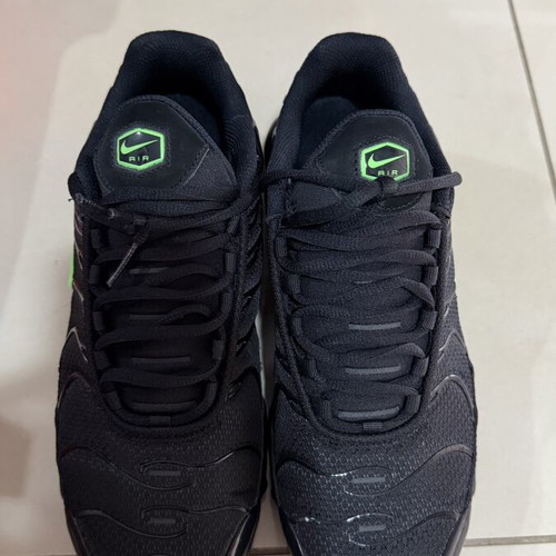 Nike Air Max TN sneakers like new, size 42, black