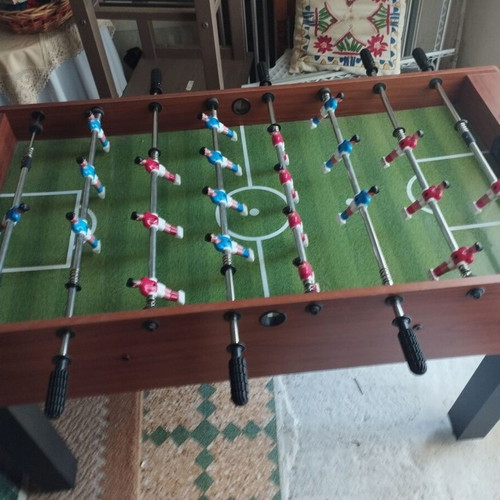 Foosball table like new in excellent condition