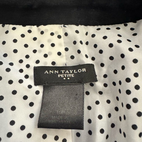 Ann Taylor Petite Women’s Size 10P Black Blazer like new