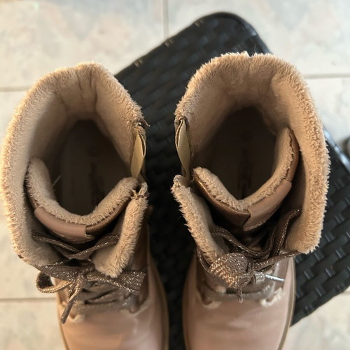 Girls' boots size 34 like new