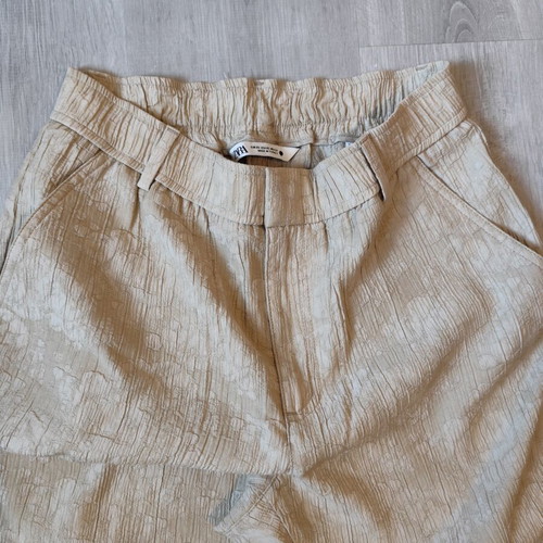 Zara beige pants like new, viscose fabric with embossed pattern