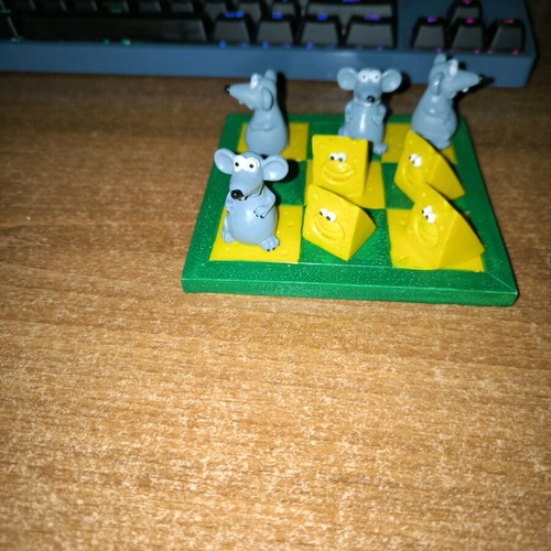 Tic Tac Game with Mice and Cheese Cubes in Excellent Condition