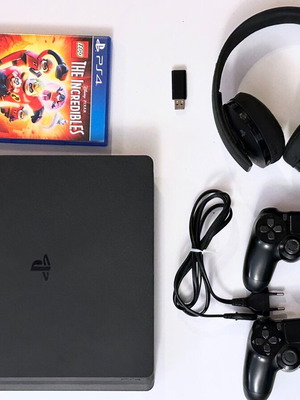 PlayStation 4 Slim 500GB σαν καινούργιο με ακουστικά και 2 χειριστήρια
