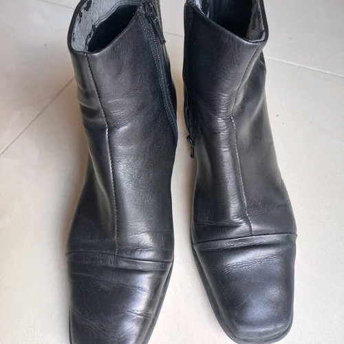 Clarks leather ankle boots used, size 37.5, black
