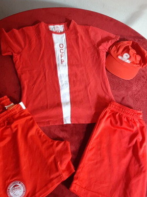 Olympiacos kids outfit used, shirt, 2 shorts and cap