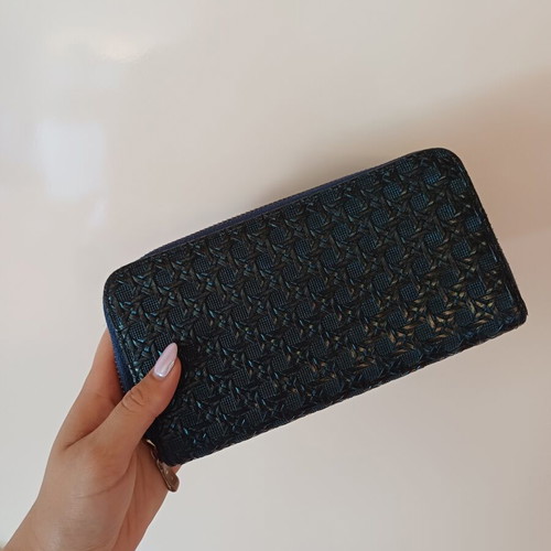 Wallet like new, dark blue color