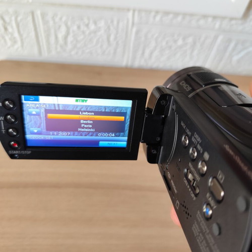 Sony Handycam HDR-CX7 camcorder like new