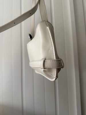 Shoulder bag like new, white