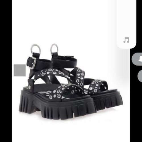 Buffalo sandals size 39 new, black with box