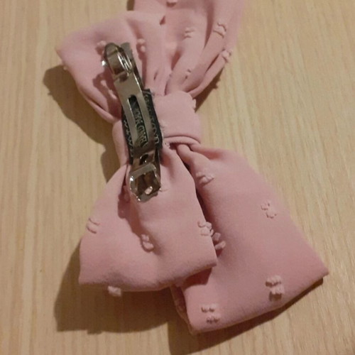 Hair clip with bow, like new, pink