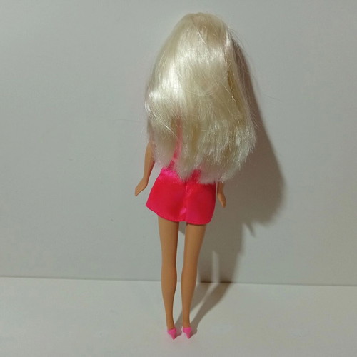 Sindy Hasbro 90's doll with mirror and brush, like new