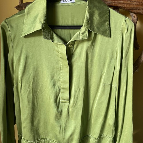Lola silk blouse like new, light green, size M