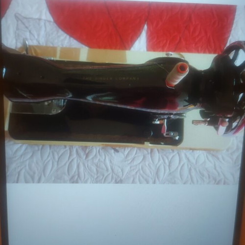 Singer sewing machine like new