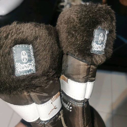 Snow boots with fur like new, size 40, brown
