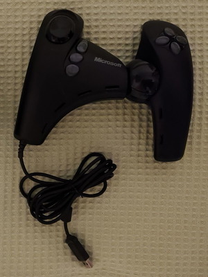 Microsoft SideWinder Dual Strike controller like new for PC