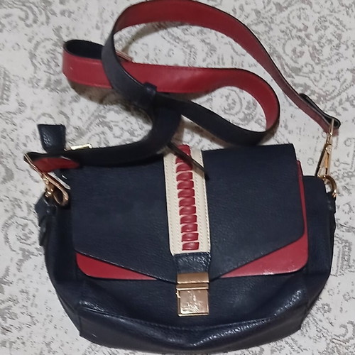 Accessorize bag like new