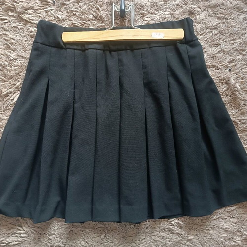 Stradivarius women's skirt black, like new, size small