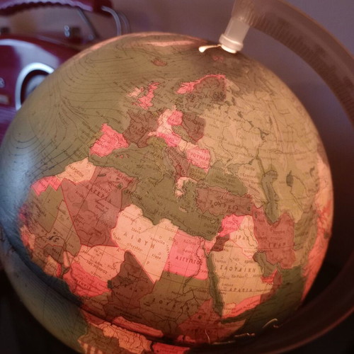 Illuminated globe used from the 70s