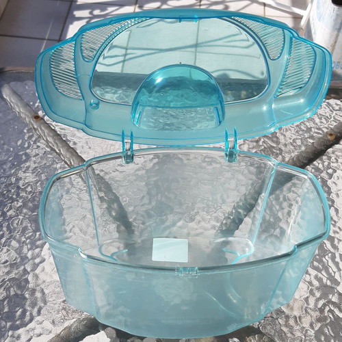Fish bowl like new, plastic 4 liters