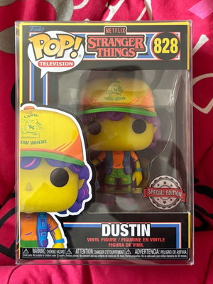 Funko Pop Dustin Stranger Things No.828 Special Edition Black Light like new