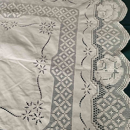 Handmade crochet tablecloth 140x140 new