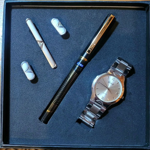 Lena men's set with watch, cufflinks and tie clip like new