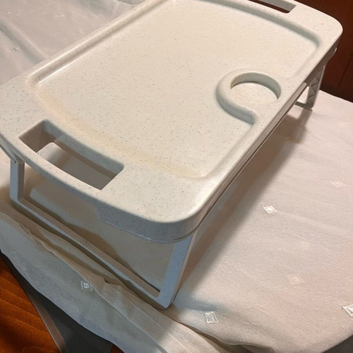 Auxiliary tray table like new, plastic with foldable legs
