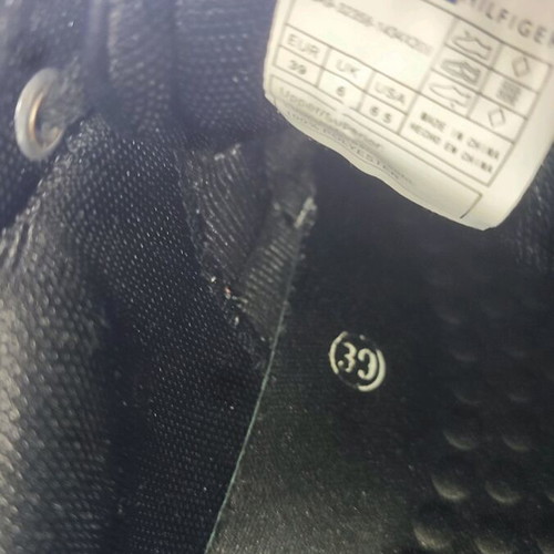 Tommy Hilfiger sneakers black like new, athletic size 39