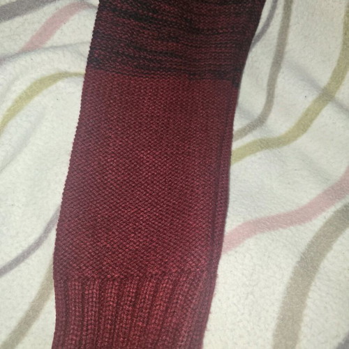 Men's red sweater like new, size L