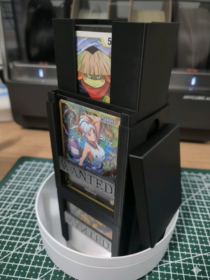 One Piece TCG Deck Box like new with custom "WANTED" design for 70 cards