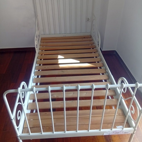 IKEA MINNEN extendable children's bed frame