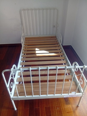 IKEA MINNEN extendable children's bed frame