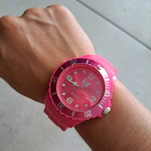 Pink watch like new without battery