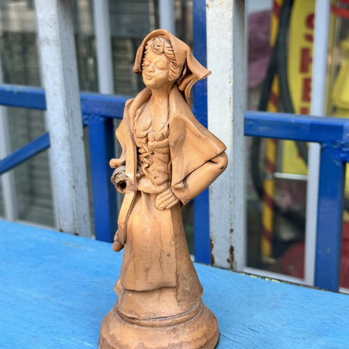Vintage handmade terracotta female figurine 19 cm used, broken hand