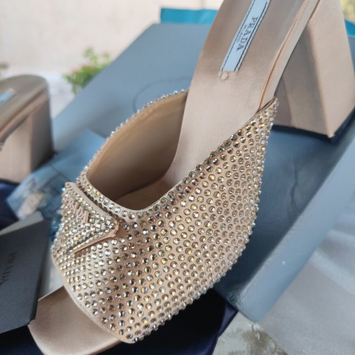 Prada sandals with strass size 39, new, beige satin
