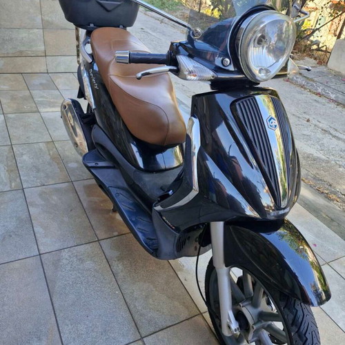 Beverly 300 2011 used, 84 km mileage