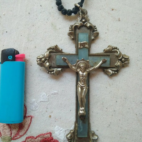 Cross with komboskini like new