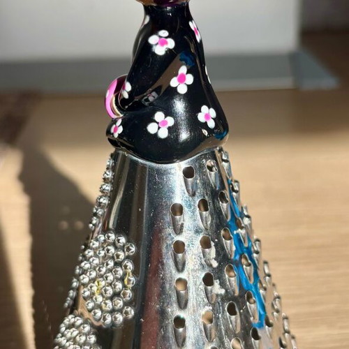 Pylones "Madame" Mini Grater used, collectible and decorative