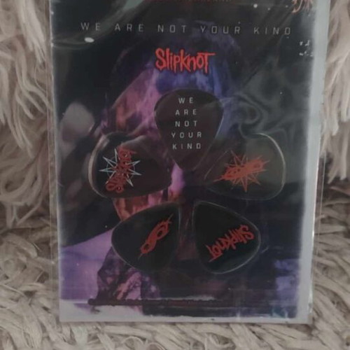 Slipknot "We Are Not Your Kind" guitar picks new