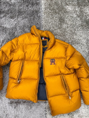 Tommy Hilfiger puffer used, size XXL with arm opening