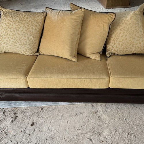Furniture set like new with corner leather sofa and dining table
