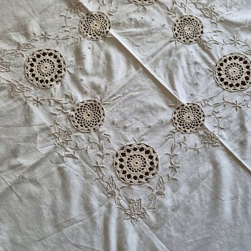 Vintage table runner used, beige handmade with embroidery and lace