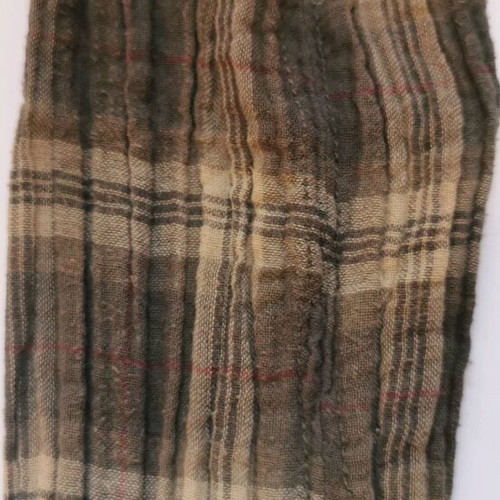 Attrattivo checked bolero scarf used with long sleeves
