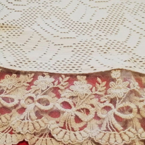 Sleeveless beige blouse dress like new, knitted fabric with lace trim