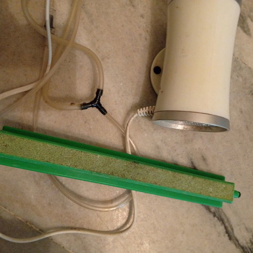 Dophin aquarium air pump used, pack with tubing and air stone