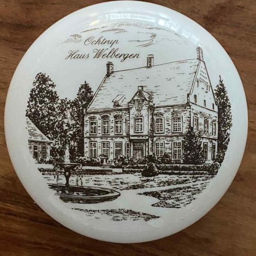 Porcelain box Fustenber like new with gold detail