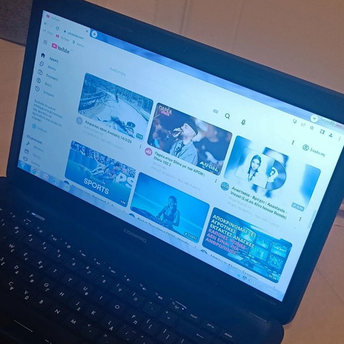 Compaq CQ58-200EV laptop like new with 15.6" screen and Windows 7