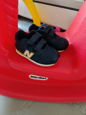 New Balance παιδικά παπούτσια σε άριστη κατάσταση, νούμερο 22,5, μπλε