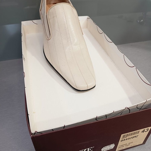 Men's shoes size 43 white new
